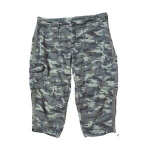 Sz.12*Time and Tru*Green Camouflage Cropped Cargo Pants